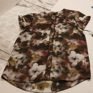 Vera Wang sleeveless blouse